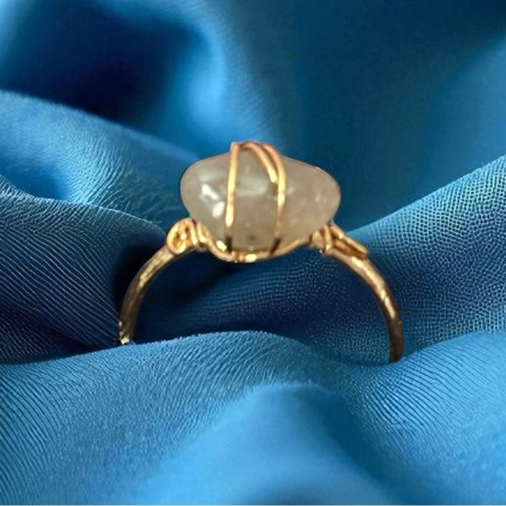 💗💗💗Fine gold dipped‎ Handcut natural stone ring
